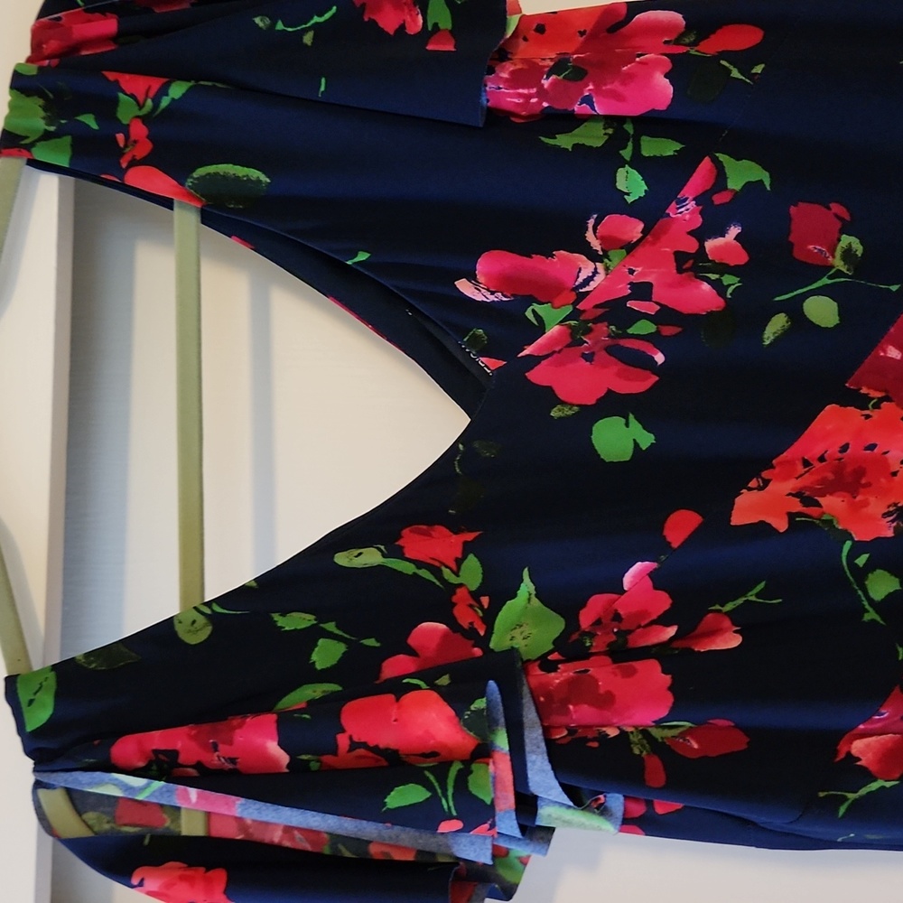 Navy Floral Flutter Sleeve Dress - Picture 3 of 3